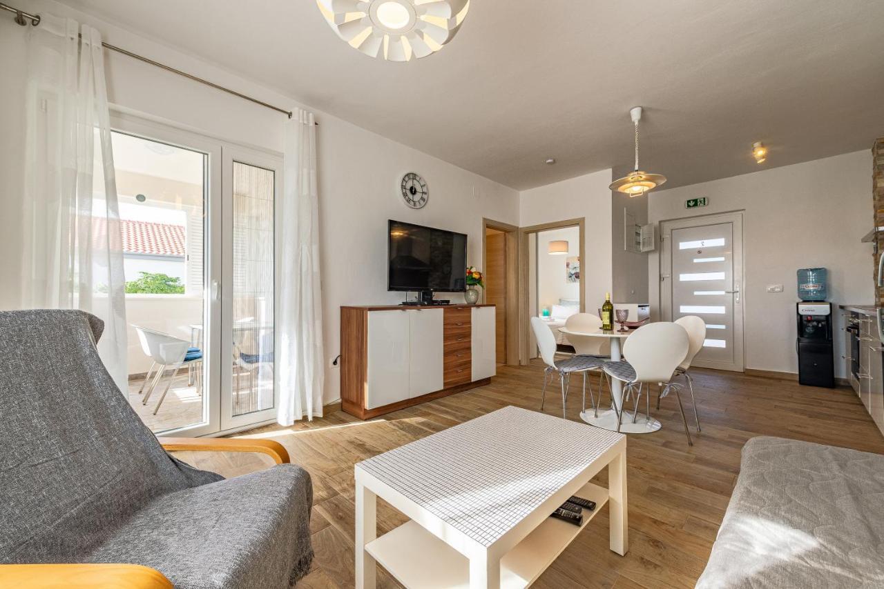 Apartmán Hibiskus App2 Vir Exteriér fotografie