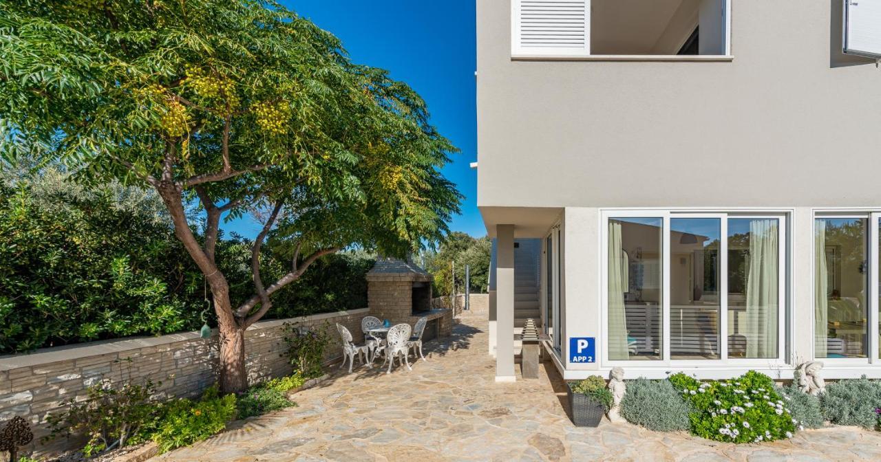 Apartmán Hibiskus App2 Vir Exteriér fotografie
